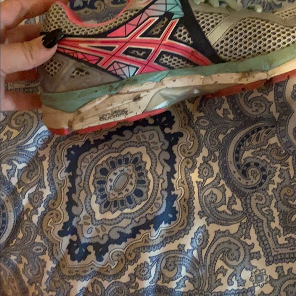 sneakers - Picture 2 of 5